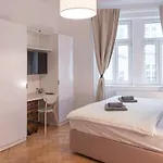 Skolska Junior شقة